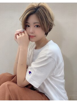 マリアバイアフロート(Maria by AFLOAT) 【shige】耳掛けウエーブパーマフォギーベージュスリークボブ