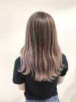 リー 枚方(Lee) 【熊谷】バレイヤージュカラー×ホワイティベージュ