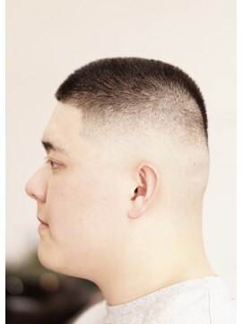 ローカルボンドカットクラブ(LOCAL BOND CUT CLUB) ボウズフェード ボウズ×スキンフェード