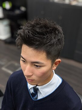 オオイシ(Ohishi) ツーブロ風ショートスタイル