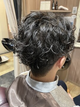 ヘアーズロー(hair's LOWE) メンズ無造作パーマ/刈り上げ/ツーブロック/20代30代