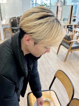 ネオリーブ クーロ メゾン 横浜(Neolive curro Maison) 韓国センターパート×ハイトーンツーブロック[メンズ]