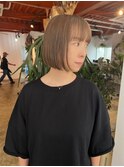 アッシュベージュぱつっとボックスボブ