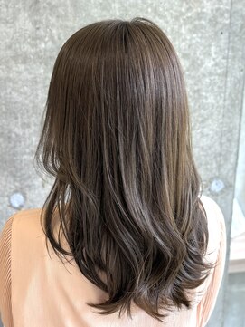 アヤラグランスパ 船橋店(AyaLA GRAN SPA) 【福田隆晃】オリーブベージュ/レイヤーカット/透明感カラー