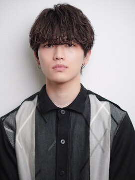 オーシャントーキョー(OCEAN TOKYO) 韓国ヘアカルマパーマコンマバングセンターパート黒髪ウルフ