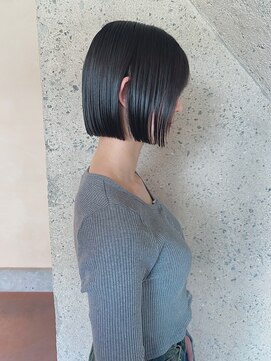 ムーフ(Moof) ぱつっと大人ボブ