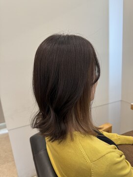  リュクスバトーバイトリコ 船橋南口店(Luxe BATEAU by tricot) グレージュ×イヤリングカラー