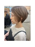 ショートボブ×ハイライト