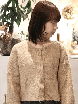 ウィム(wim) " ミディアムレイヤー "/レイヤー/顔周りカット/くびれミディ