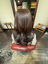 ウニヘアー(uni hair)&nbsp;髪質改善カラーで潤うツヤ感パーマで大人のパーマヘア
