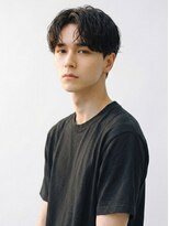 キビト(kibito)&nbsp;チュラルセンターパートアクティブショートパーマ20代30代東新宿