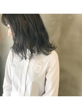 ミント(mint) 赤み抑えたネイビーグレー！