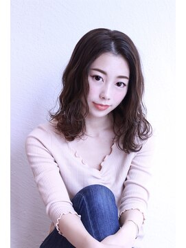 e.m.a プレミアムビューティーサロン 栄駅店(e.m.a PREMIUM BEAUTY SALON) 伸ばしかけセミディー