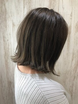 エストレーラ(estrela) 『estrela』大人シアーグレージュボブ