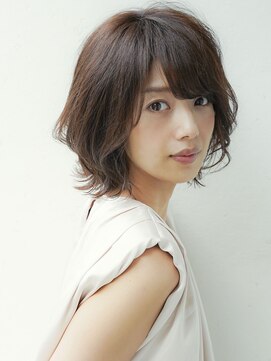 ニーフ 恵比寿(neaf) ミディアム　外ハネカール　前髪　レイヤー　似合わせ　小顔