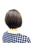 ネイビーカラー/ひし形/ショートボブ/濡れ髪/30代40代/小顔