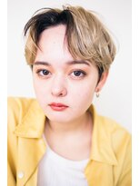 ピズム(PISM)&nbsp;小顔センターパートイメチェンショート／ツートンカラー