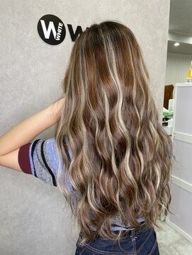 ホワイト(WHITE) [WHITE HIKARU]モテコントラストハイライトベージュ