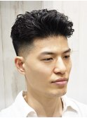 メンズツーブロックフェードくせ毛風スパイラルパーマバック