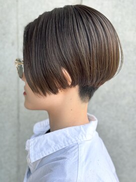 オーク 学芸大学(OAK) 前下がり センターパート オリーブベージュ ハンサムショート