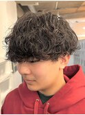 メンズラフセンターパート波巻きスパイラルパーママッシュウルフ