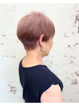 エル(ailes) ショートデザイン×ピンクグレージュ（70代女性）