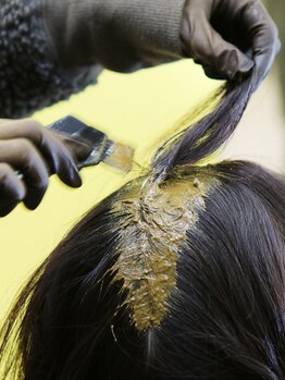 透明感と艶・色彩豊かな発色！オシャレも楽しめるグレイカラー♪一人一人の肌にお似合いの色をご提案。