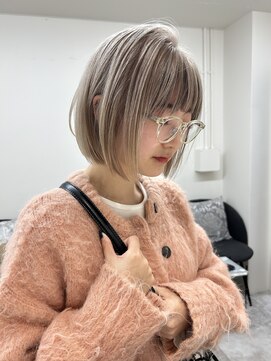 エトワール(ETOILE) ホワイトベージュ/デザインカラー/ボブ/ハイトーン/ブリーチ