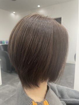 ブルージュ ヘアー(Brugge hair) 前髪長めショートスタイル