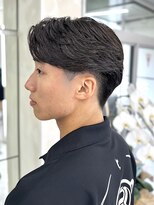 ニコトウキョウ 新宿(nico TOKYO)&nbsp;テーパーフェードニュアンスパーマ刈り上げセンターパートメンズ