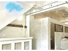 ヘアーワークスヴィクサス 諫早店(HAIR WORKS VIXUS)の雰囲気(細部までこだわった、スタイリッシュな店内)