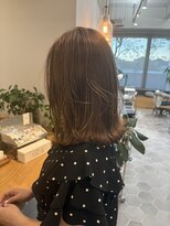 ジュエ プリュム(jouer plume) 外はねミディアムボブ