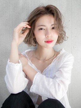 ルティア 池袋(Lutia) ボブでもアレンジ巻きが可愛い