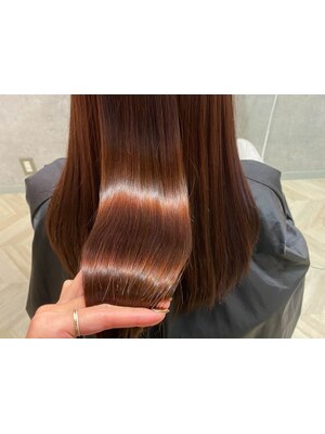 自然で柔らかいストレートで日々のスタイリングも簡単にー。素髪よりキレイなうるツヤヘアをeluaで♪