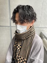 ネオリーブ クーロ(Neolive curro) センターパートツイストスパイラル◎