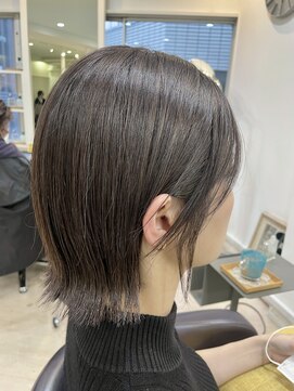 リブレ(LIBRE+hp) ハイライト×外はねボブ