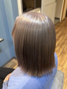 ユイト(uit) 《 アッシュベージュカラー 》