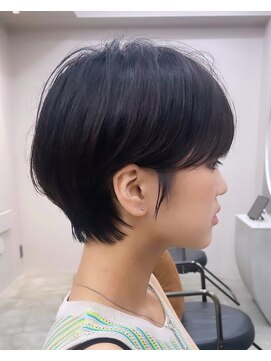 リアン アオヤマ(Liun Aoyama) 大人マッシュショート/耳かけ/ダークグレー/30代/40代/50代