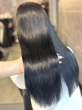 エルバイラビス 大宮(elu by lovis) 《鈴木茉奈》ブルーブラック/アッシュブラック/艶髪