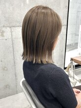 シャワー(SHOWER) 切りっぱなしボブ/ミルクティーグレージュ