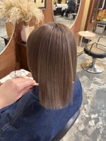 チャプター 問屋町(chapter)&nbsp;ケアブリーチミルクティーベージュカラー切りっぱなしボブ韓国