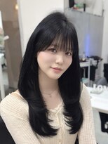 ロムーク 表参道(LOMKH)&nbsp;ハッシュカットミディアムレイヤーカット顔周りオリーブベージュ
