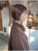 ピンクブラウン×前下がりミニボブ