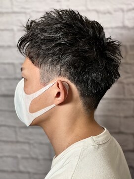 銀座マツナガ 新宿野村ビル店 ツーブロック刈り上げアップバング