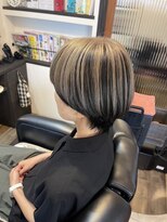 カシア cassia hair dressing salon&nbsp;【cassia】ハイトーンカラー×マッシュボブ　[30代40代50代]