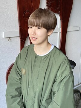 ザ ライト(THE RHYET) マッシュショートにミルクティーカラー