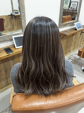 ノーム 横浜(NORM) 細めハイライト