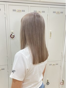 アッシュ 町田駅前通り店(Ash) 【Ash町田駅前通り店　西尾 美妃】ミルクティーベージュ