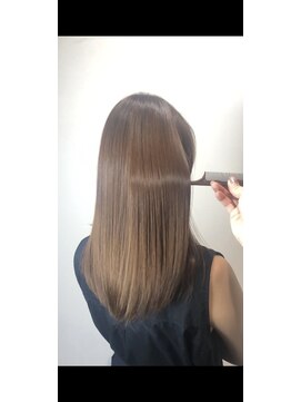 ルッソ チアロ(Lusso chiaro) 縮毛矯正/髪質改善/ストレートロング/ベージュ/30代40代50代