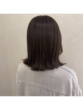 アンドワン 自由が丘(＆ONE) 【&ONE 自由が丘】くすみブラウン　×  切りっぱなしミディアム